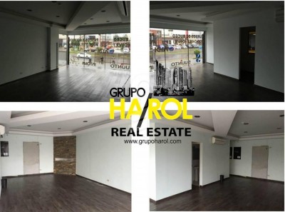 23090 - Calle 50 - commercials