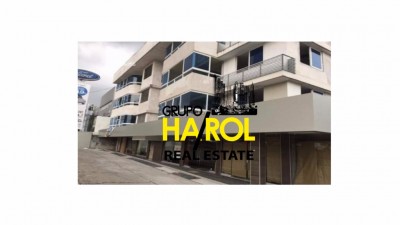 24357 - Calle 50 - commercials