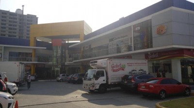 32106 - Condado del rey - commercials - green park