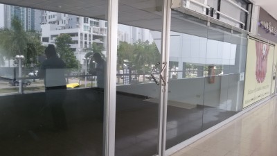 62501 - Costa del este - locales