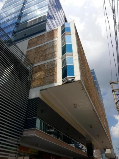 66740 - Calle 50 - commercials