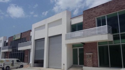 74996 - Tocumen - commercials